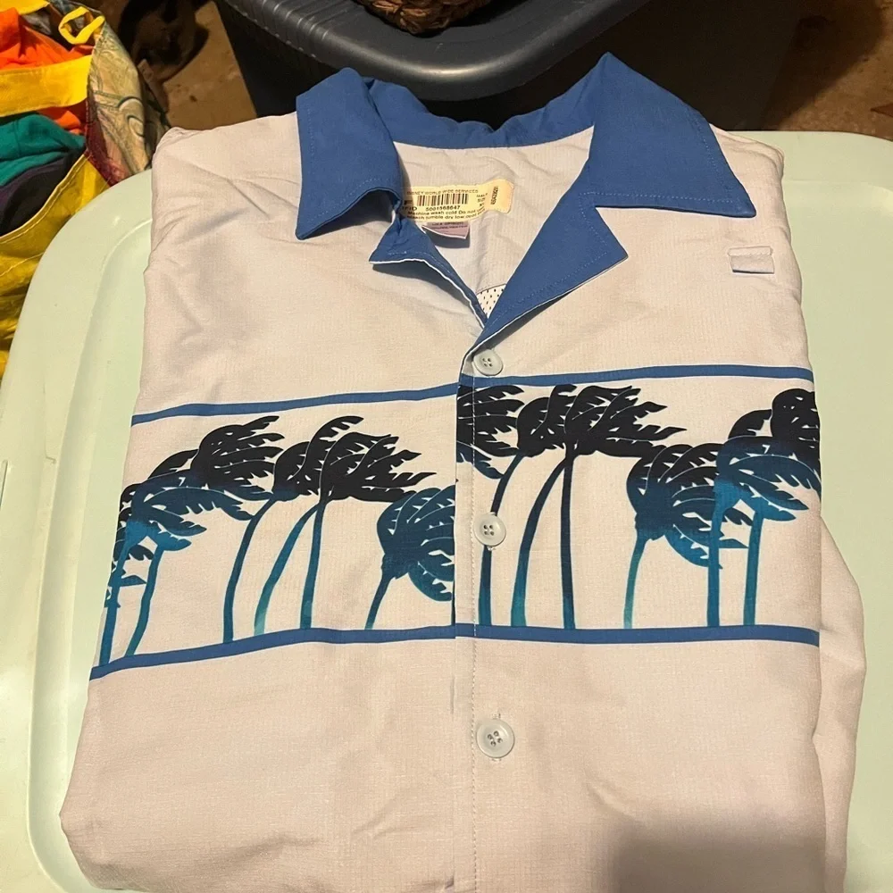 Disney World wide services men’s Hawaiian shirt.  Men’s XL